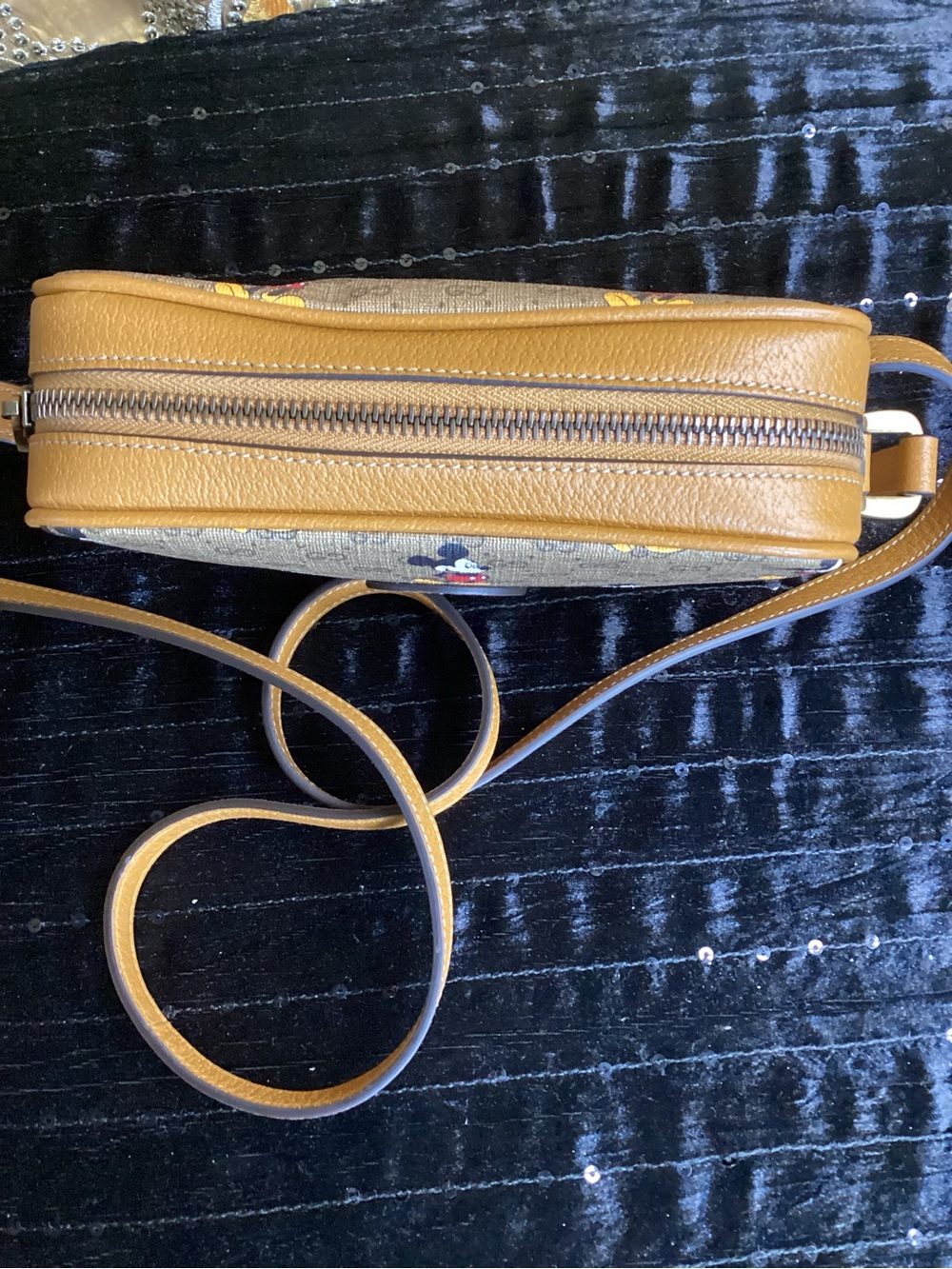Disney x Gucci Mickey Mouse Crossbody Crossbody Camera Bag - Picture 8 of 16